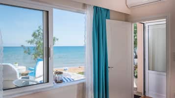 Deluxe appartement, 2 slaapkamers, aan het strand | Uitzicht op het water