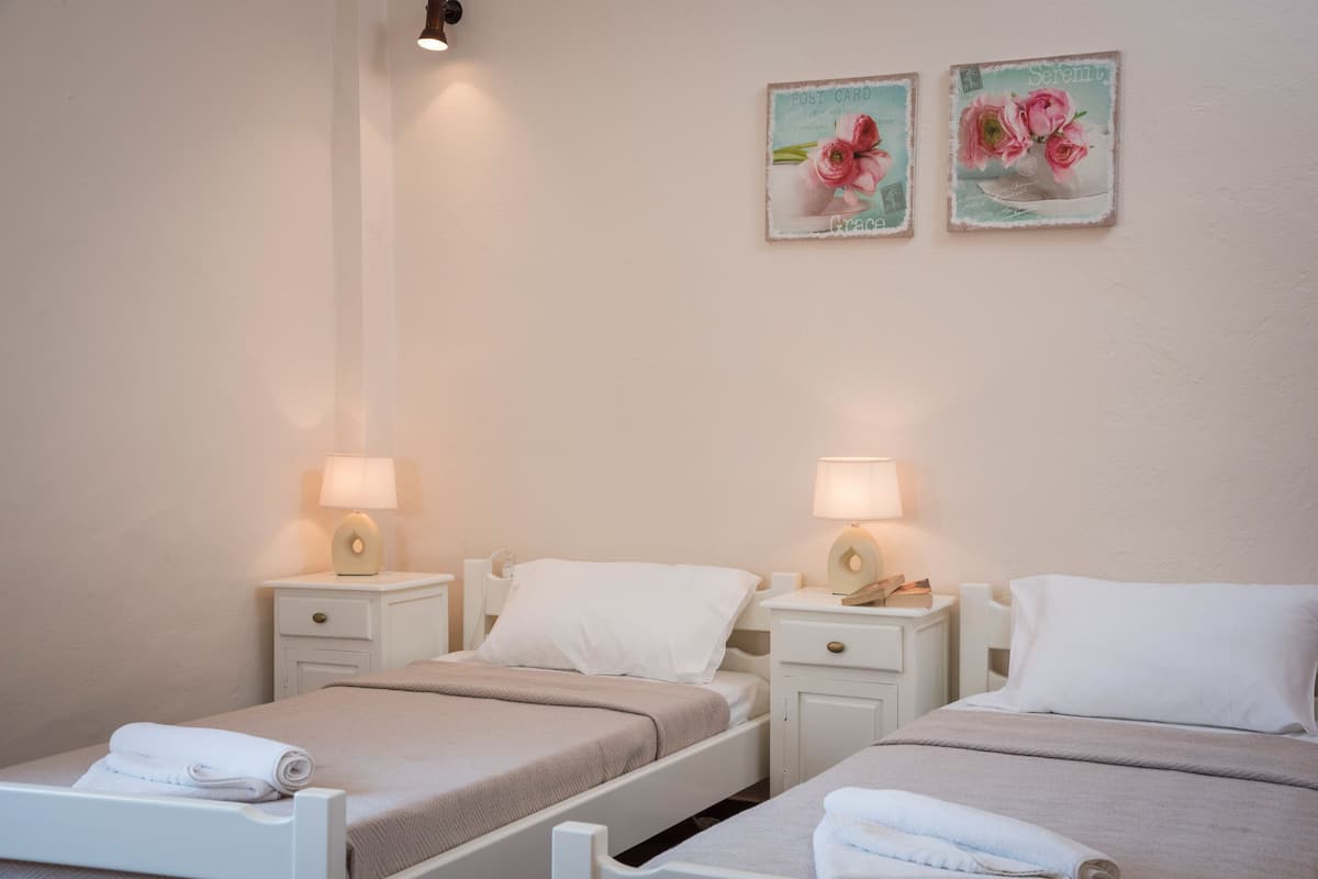 Superior Apartment, 2 Bedrooms, Partial Ocean View | Pillowtop beds, in-room safe, blackout drapes, WiFi (free)
