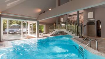 2 piscines couvertes