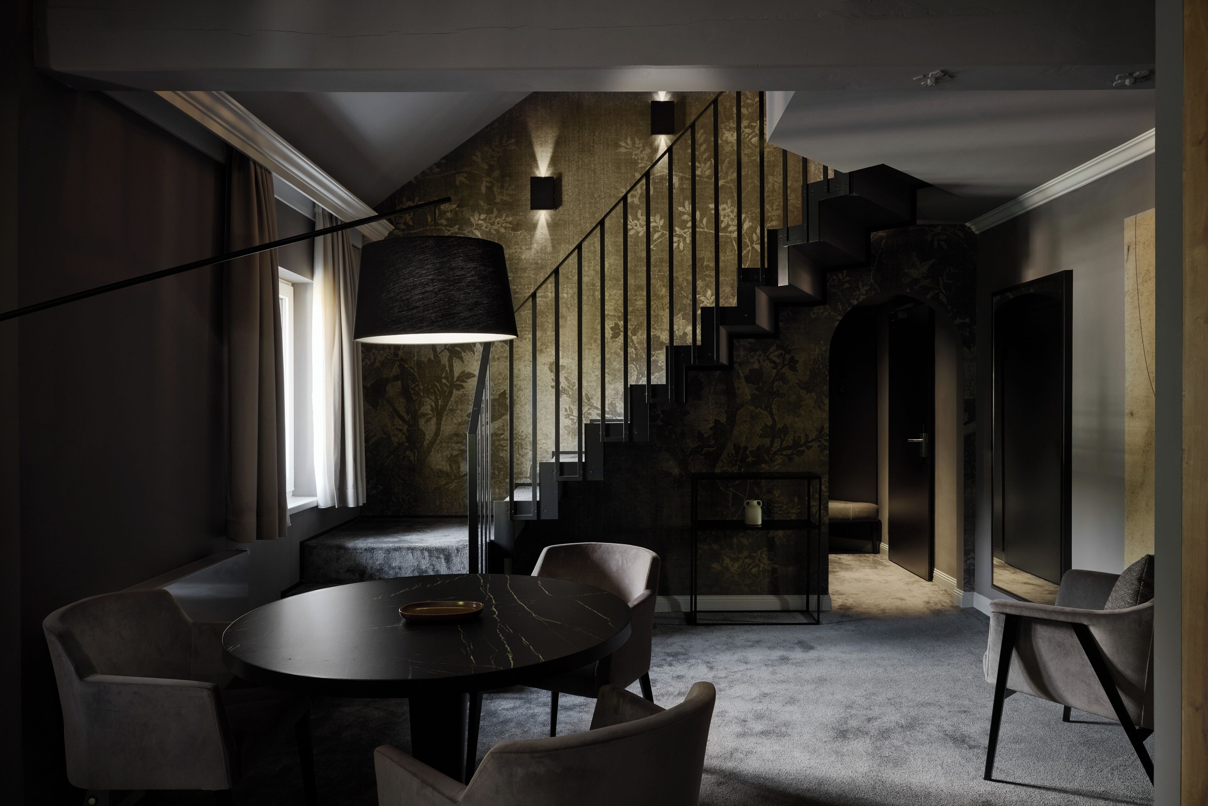 suite, 1 queen bed with sofa bed | in-room safe, desk, free wifi