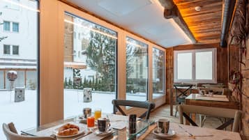 Petit déjeuner buffet compris tous les jours