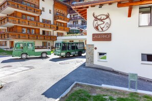 Train station shuttle - Hotel Jägerhof (Zermatt)