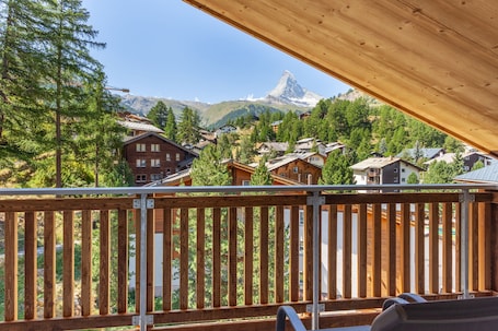 Attica Family Suite with Matterhorn View | Mountain view. Hotel Jägerhof