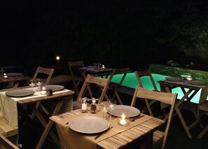 Outdoor dining