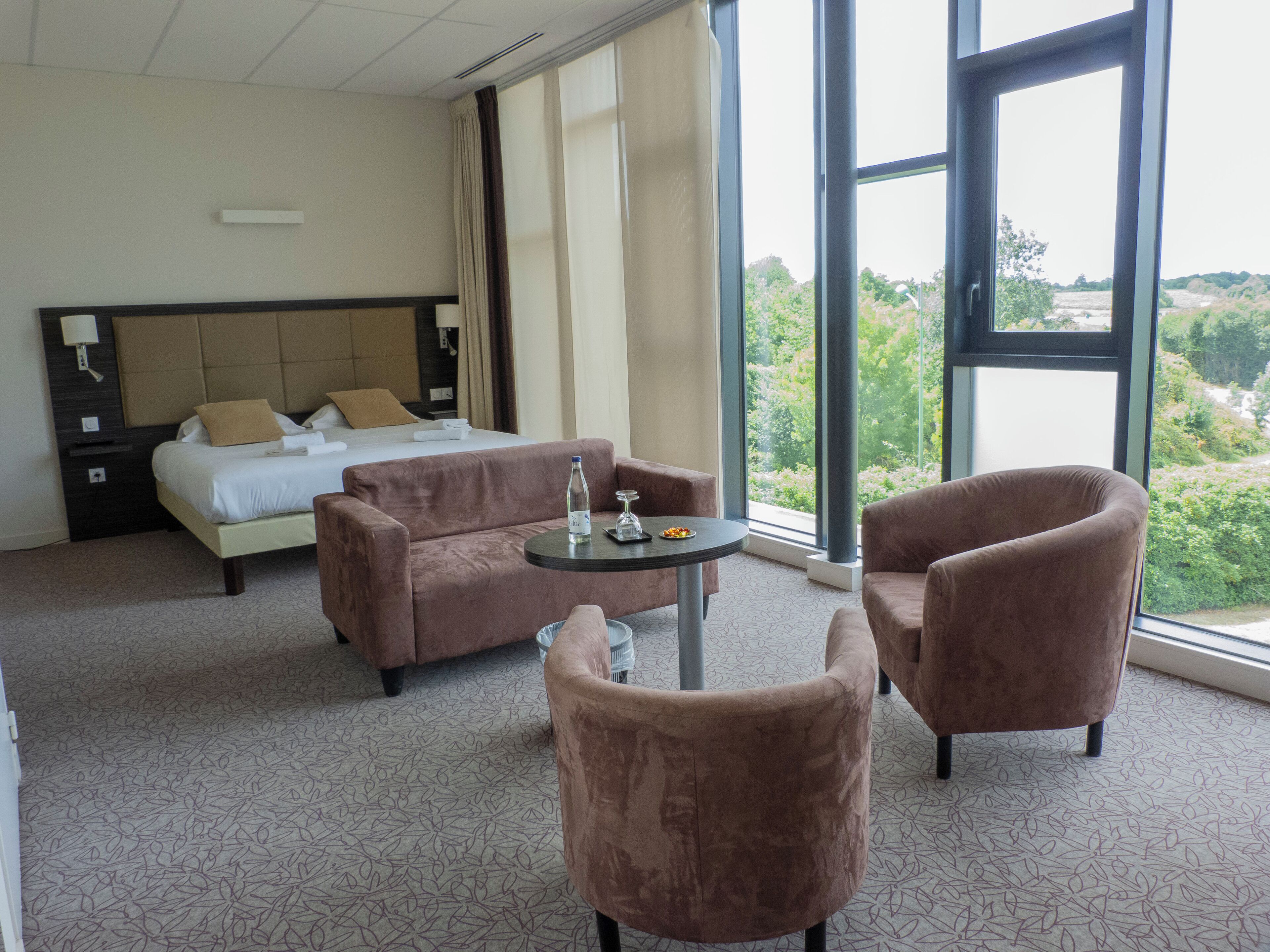 suite avec sauna | 1 bedroom, individually decorated, desk, blackout curtains