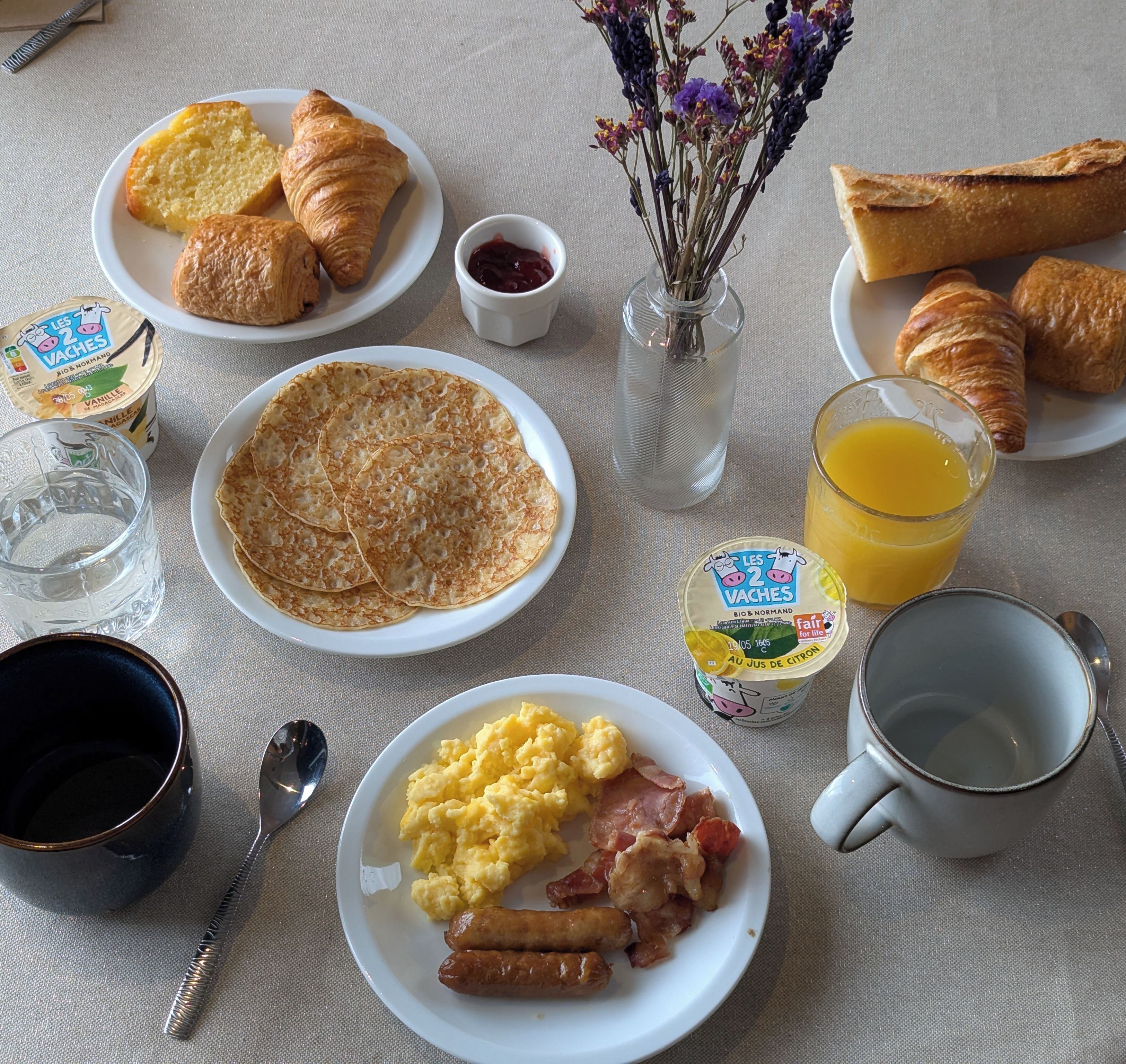 daily buffet breakfast (eur 13 per person)