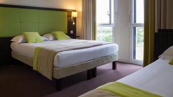 Triple Room | 1 bedroom, individually decorated, desk, blackout drapes