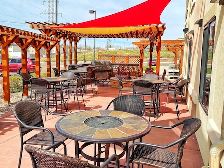 Terrazza/patio. Comfort Inn & Suites
