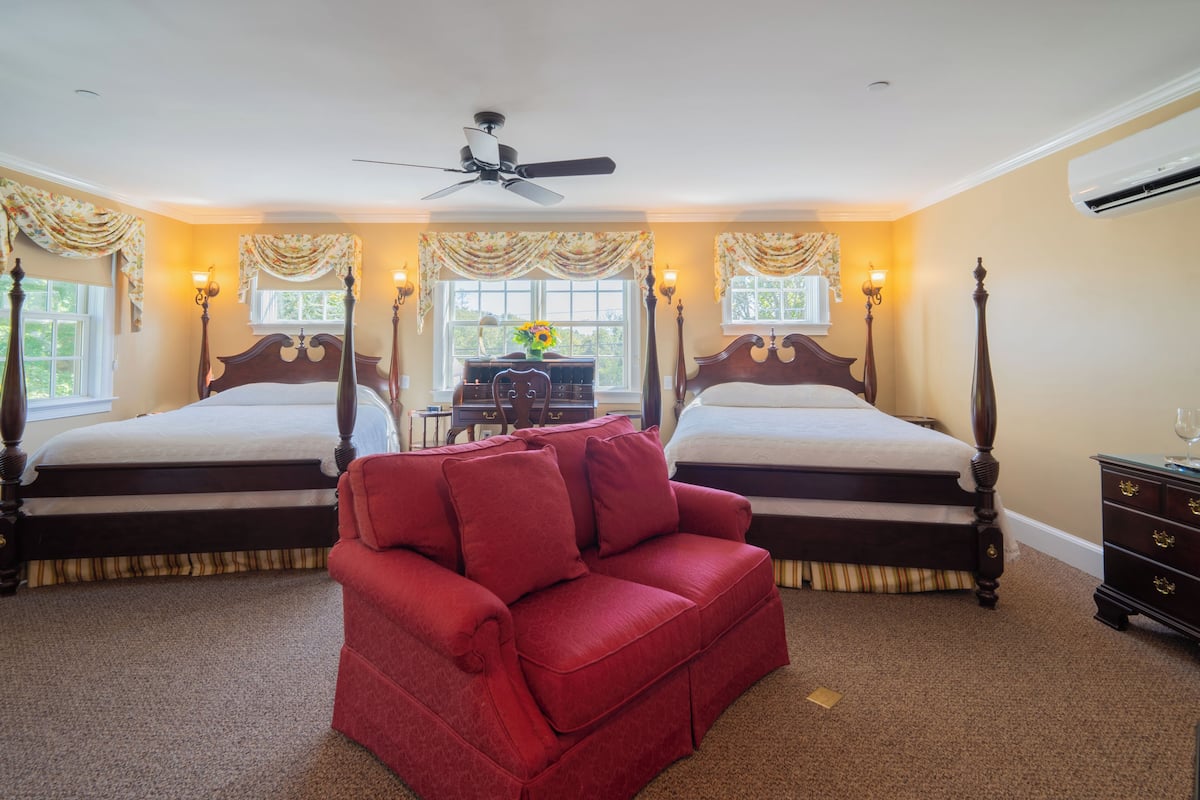 Premium Quadruple Room