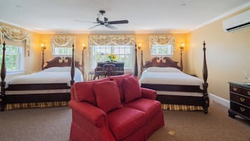 Quarto quádruplo premium | 1 quarto, roupas de cama premium, camas com colchões pillow-top