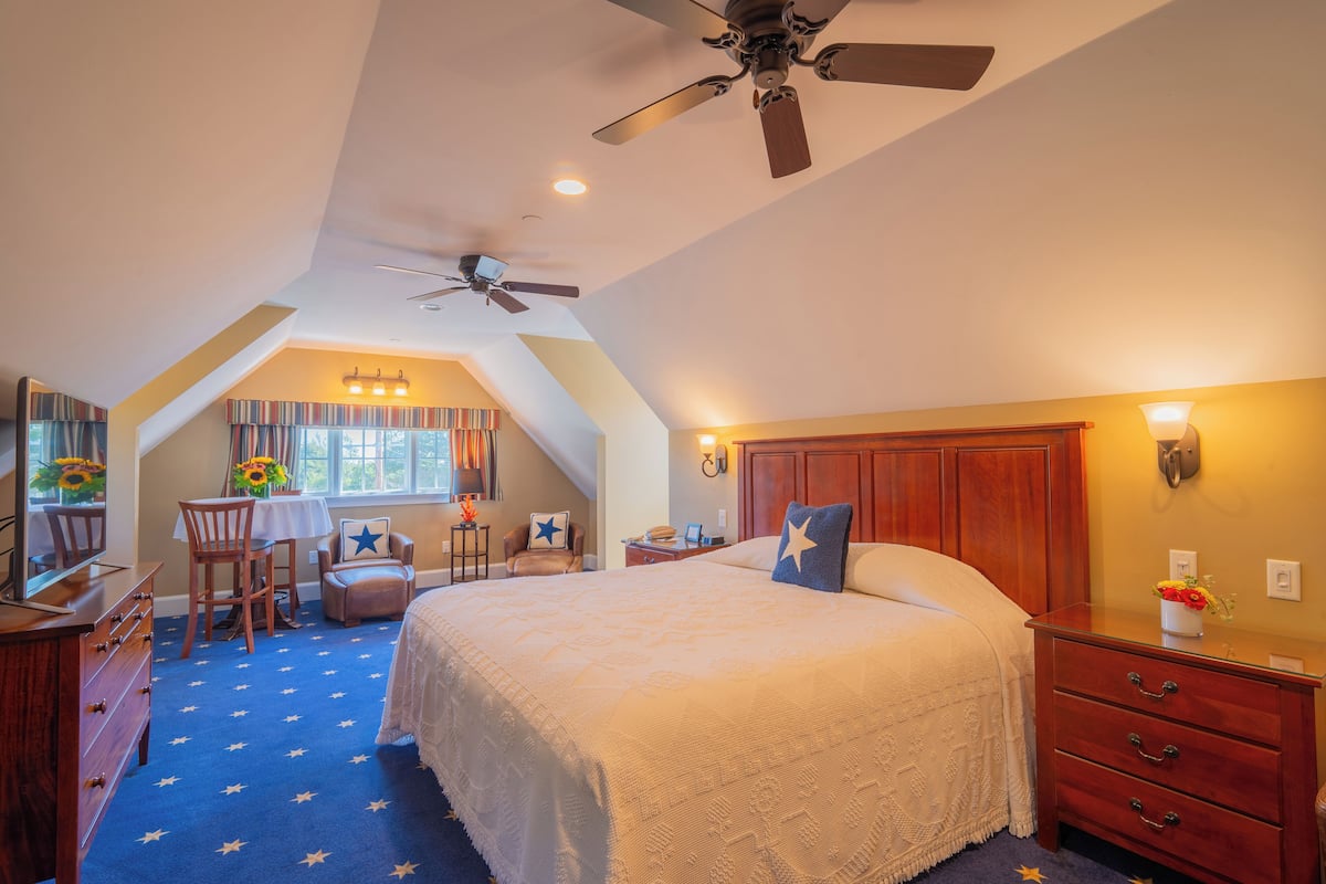 Exclusive Penthouse, 1 King Bed with Sofa bed