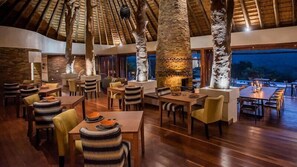 2 restaurants, dinner served - Tala Game Reserve (Camperdown)