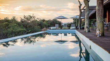 In-room safe, free WiFi, bed sheets