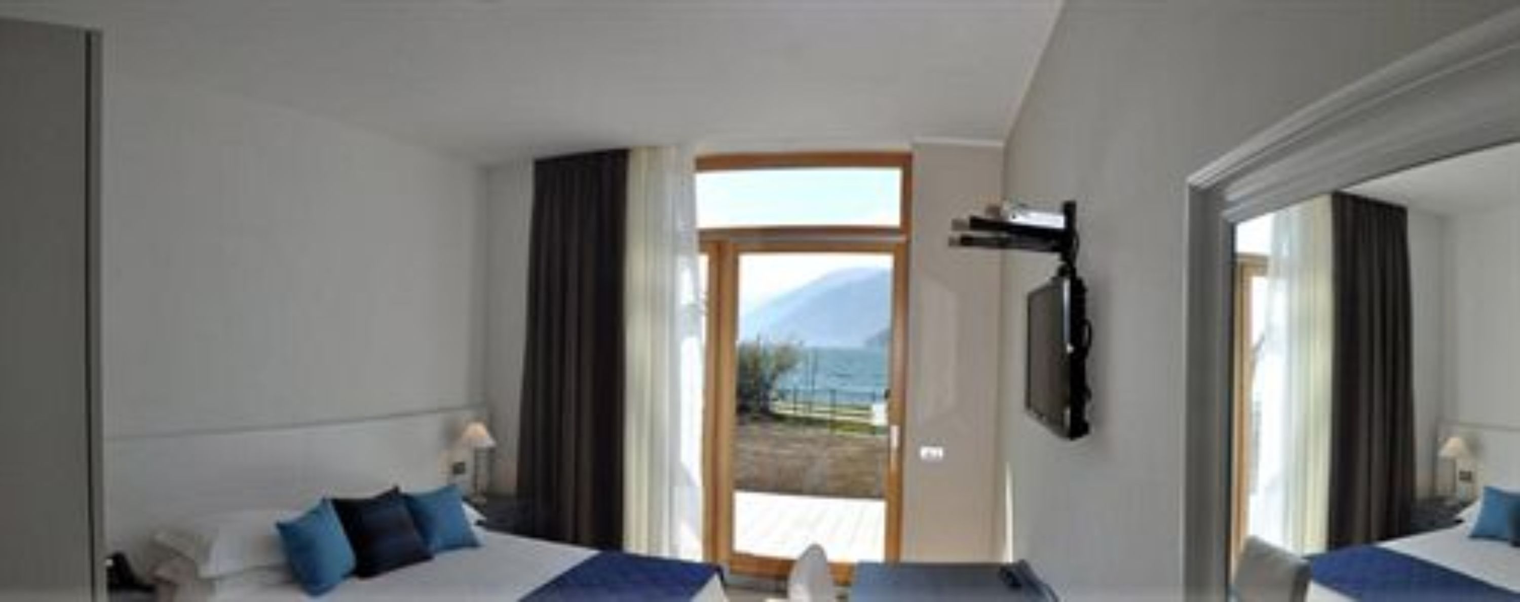 superior double or twin room, lake view (frontale) | view from room