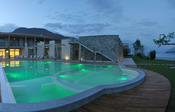 Piscine extérieure