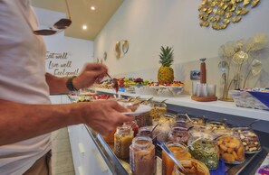 Free daily buffet breakfast - Tullio Hotel (Gravedona)