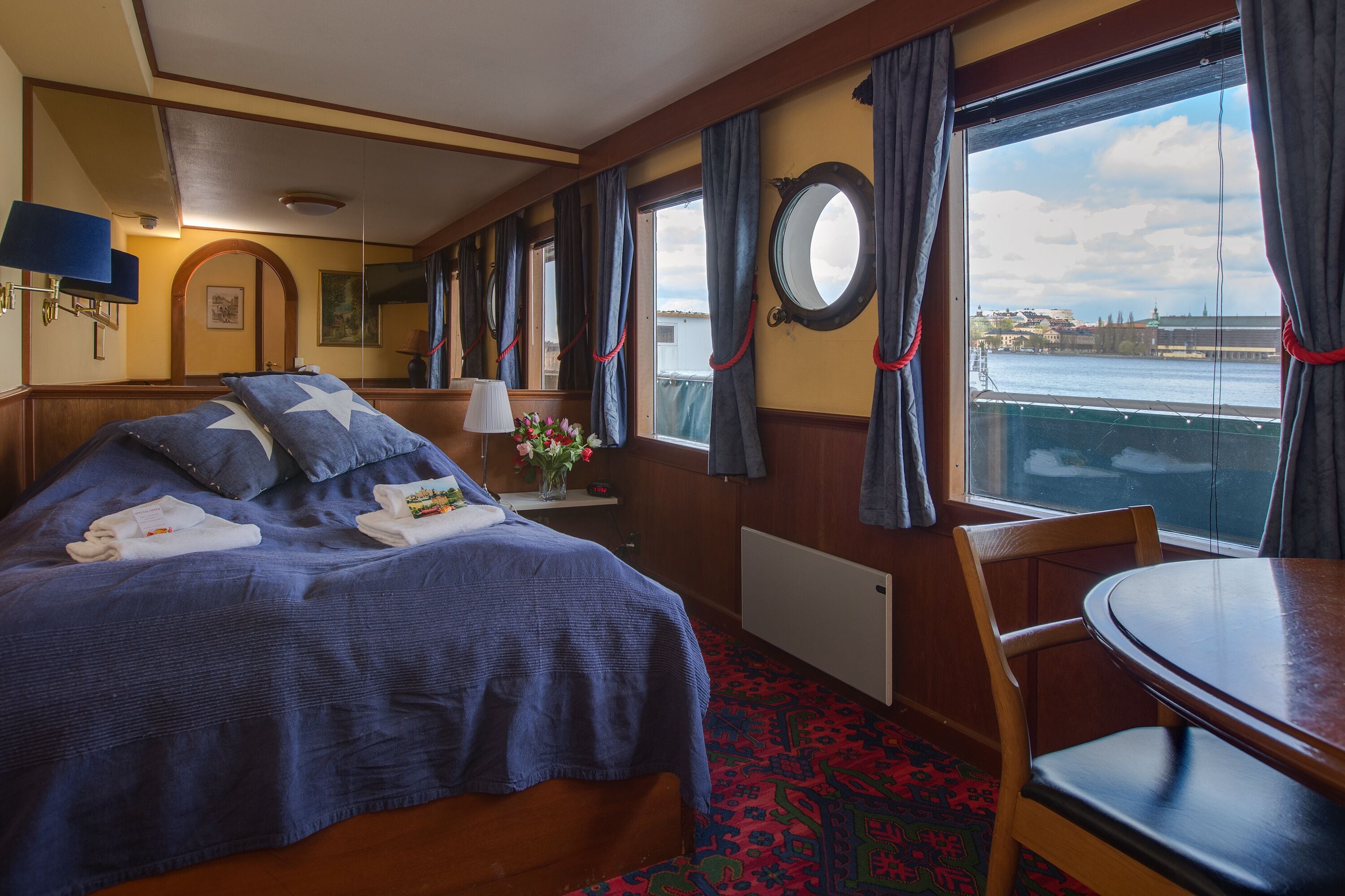 Standard-dobbeltværelse - privat badeværelse - havudsigt (Cabin on boat )