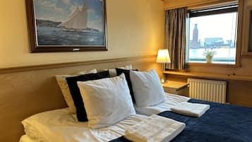 Superior Twin Room, Private Bathroom, Sea View (Admiral's Cabin)