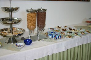 Tägliches inbegriffenes Frühstücksbuffet