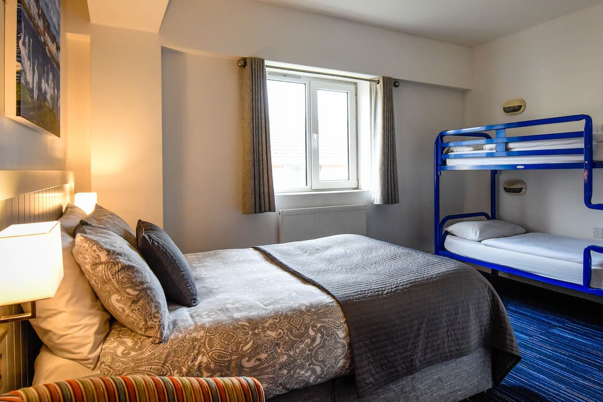 Een kluis op de kamer, gratis wifi, beddengoed, rolstoeltoegankelijk