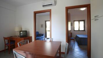 Condo, 2 Bedrooms | Private kitchen