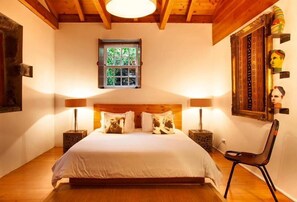 Dobbeltrom – standard | Sengetøy av topp kvalitet, safe på rommet og individuelt dekorert