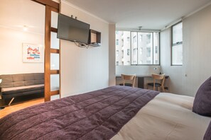 1 bedroom, in-room safe, individually furnished, iron/ironing board - Altura Suites (Santiago)