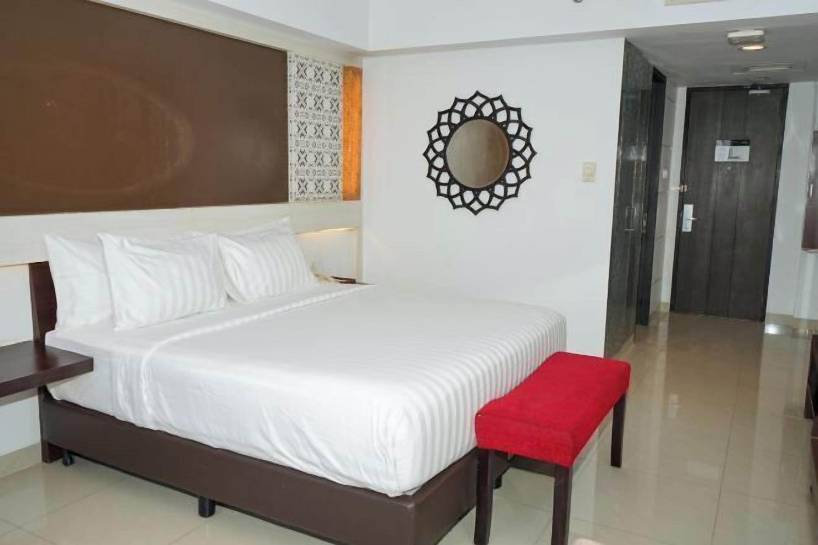 Minibar, Zimmersafe, Schreibtisch, schallisolierte Zimmer