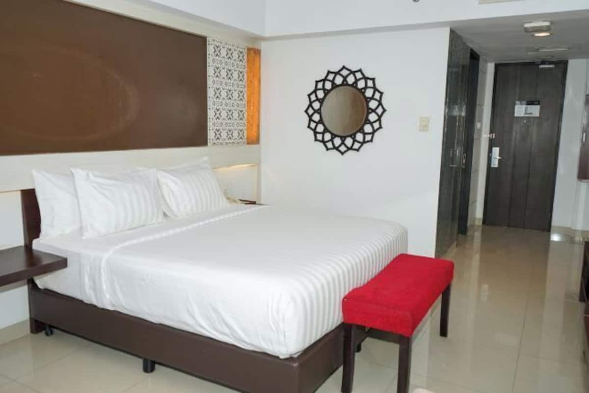 Minibar, in-room safe, desk, soundproofing