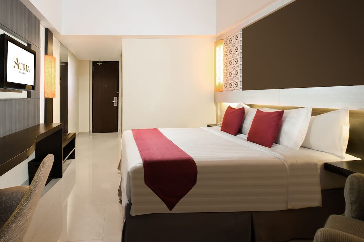 Minibar, in-room safe, desk, soundproofing