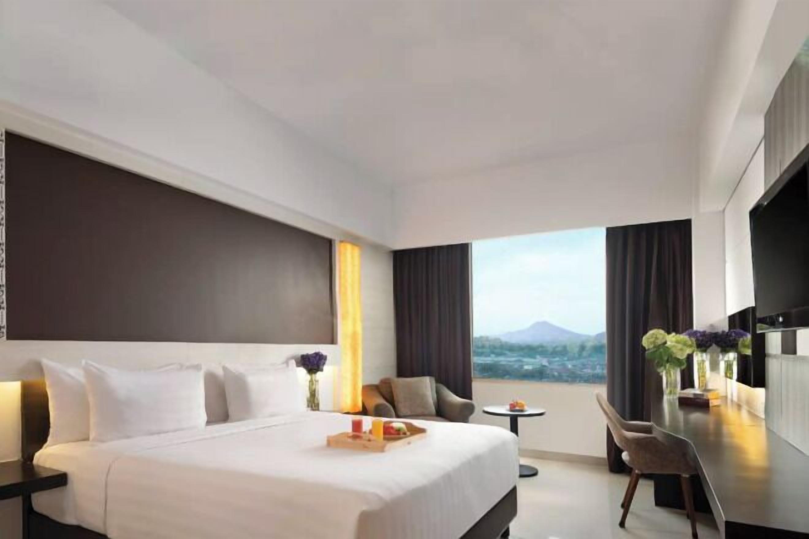 Minibar, in-room safe, desk, soundproofing