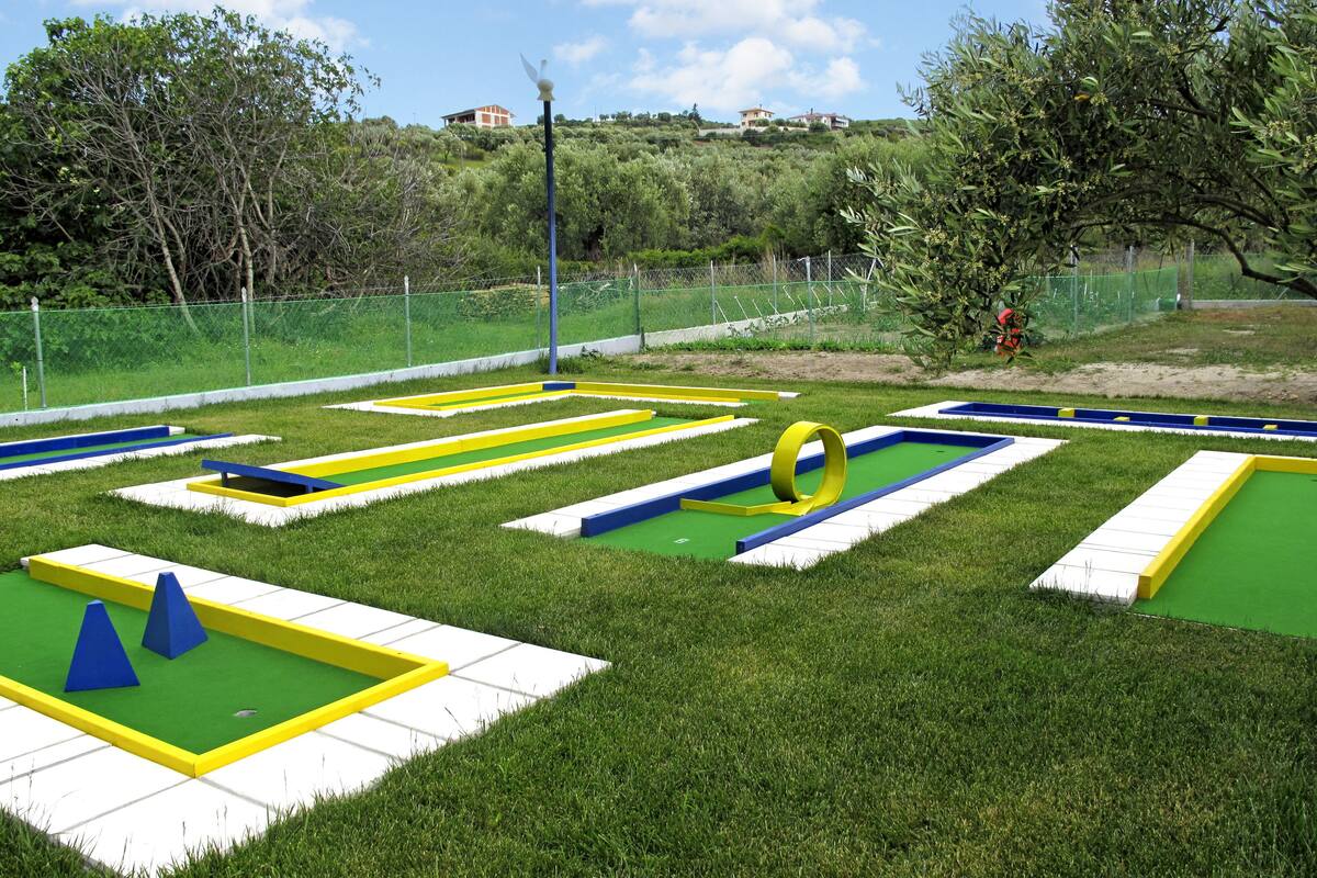 mini-golf