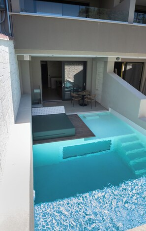 Terrace/patio - Royal Hotel and Suites (Kassandra)