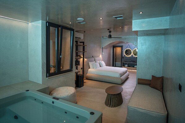 Suite Signature, piscine privée | Draps en coton égyptien, literie de qualité supérieure