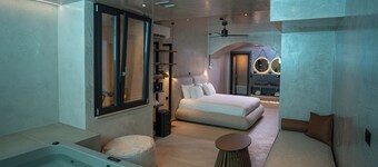 Royal Hotel and Suites