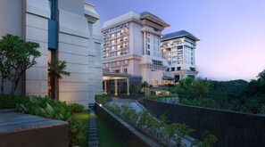 Property grounds - Hotel Tentrem Yogyakarta (Yogyakarta)