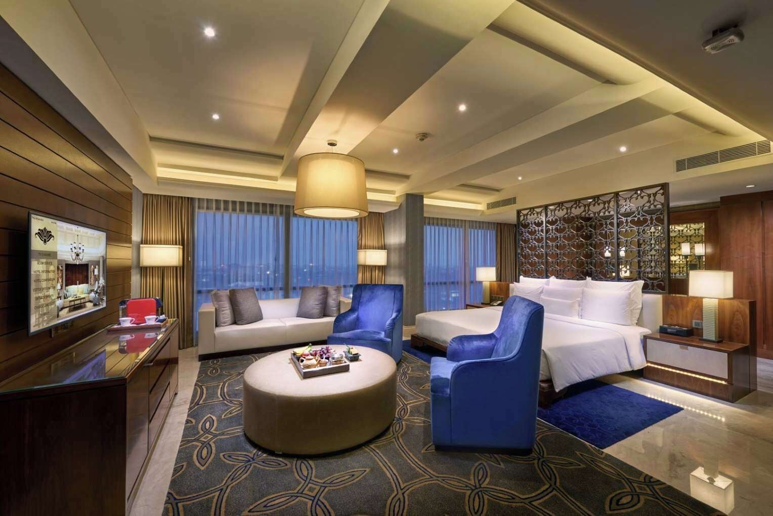 Premium bedding, free minibar, in-room safe, desk