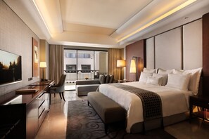 Premium bedding, free minibar, in-room safe, desk