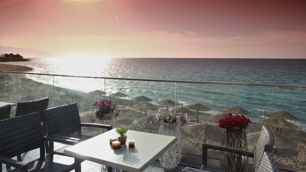 Terrace/patio - Dedalos Beach Hotel (Rethymno)