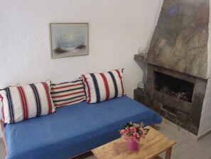 TV - Maria Flora Apartments (Hersonissos)