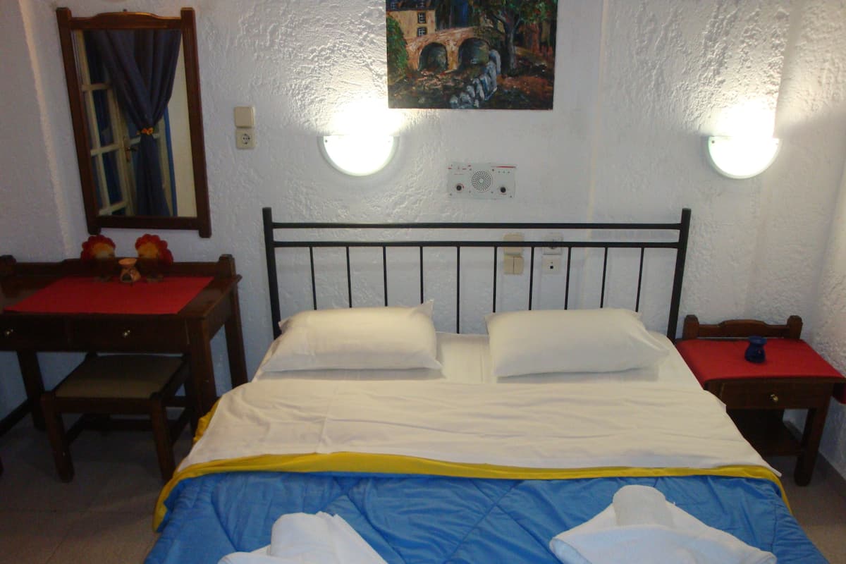 Apartment, 1 Bedroom (Triple) | Soundproofing, cribs (free)