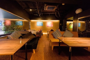 供應早餐、午餐和晚餐,義大利料理