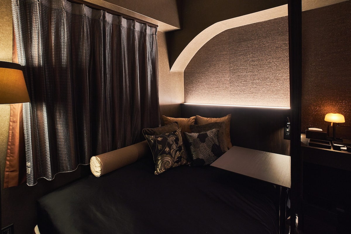 Designer's Double Room | In-room safe, individually decorated, individually furnished, desk