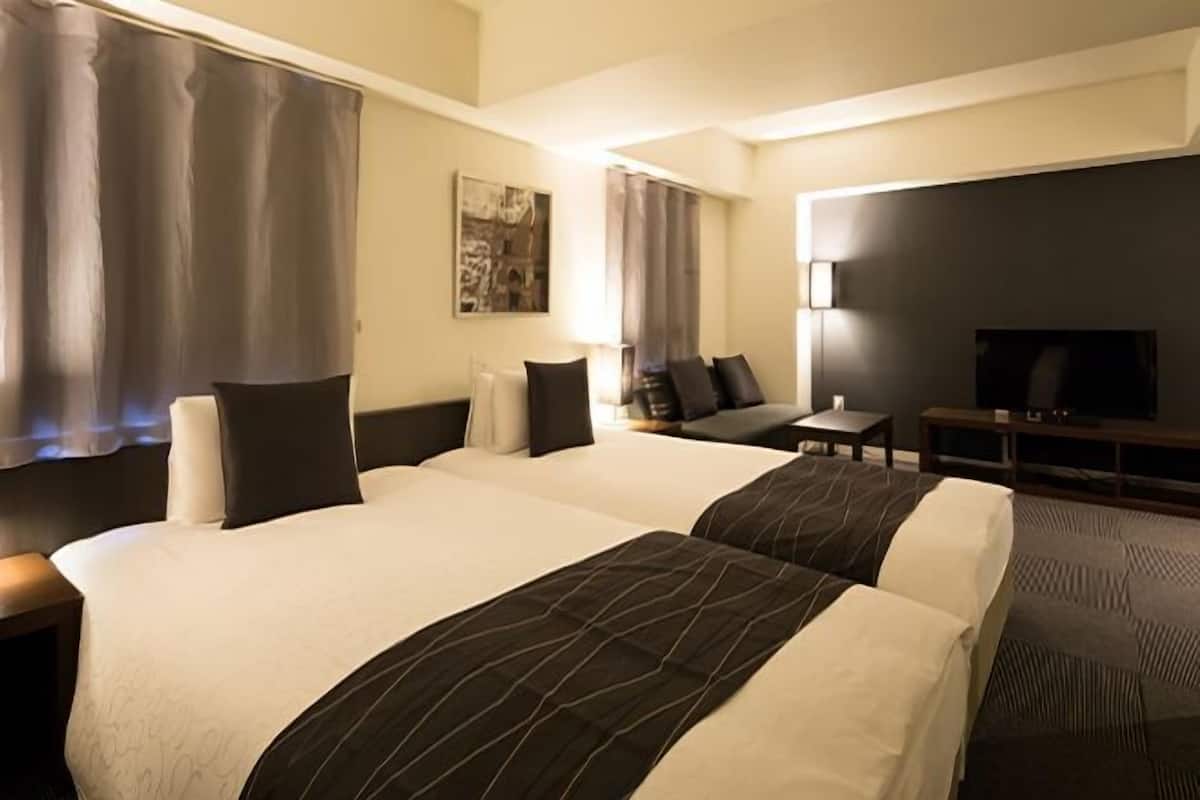 In-room safe, individually decorated, individually furnished, desk