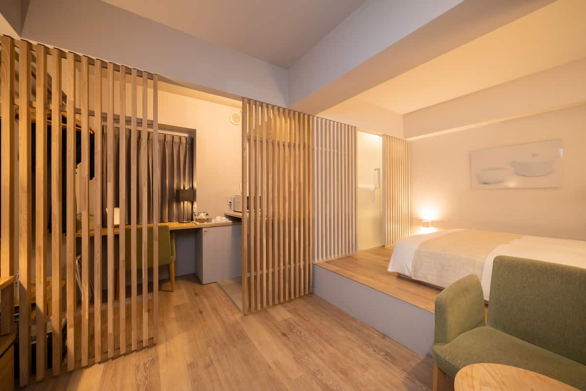 In-room safe, individually decorated, individually furnished, desk