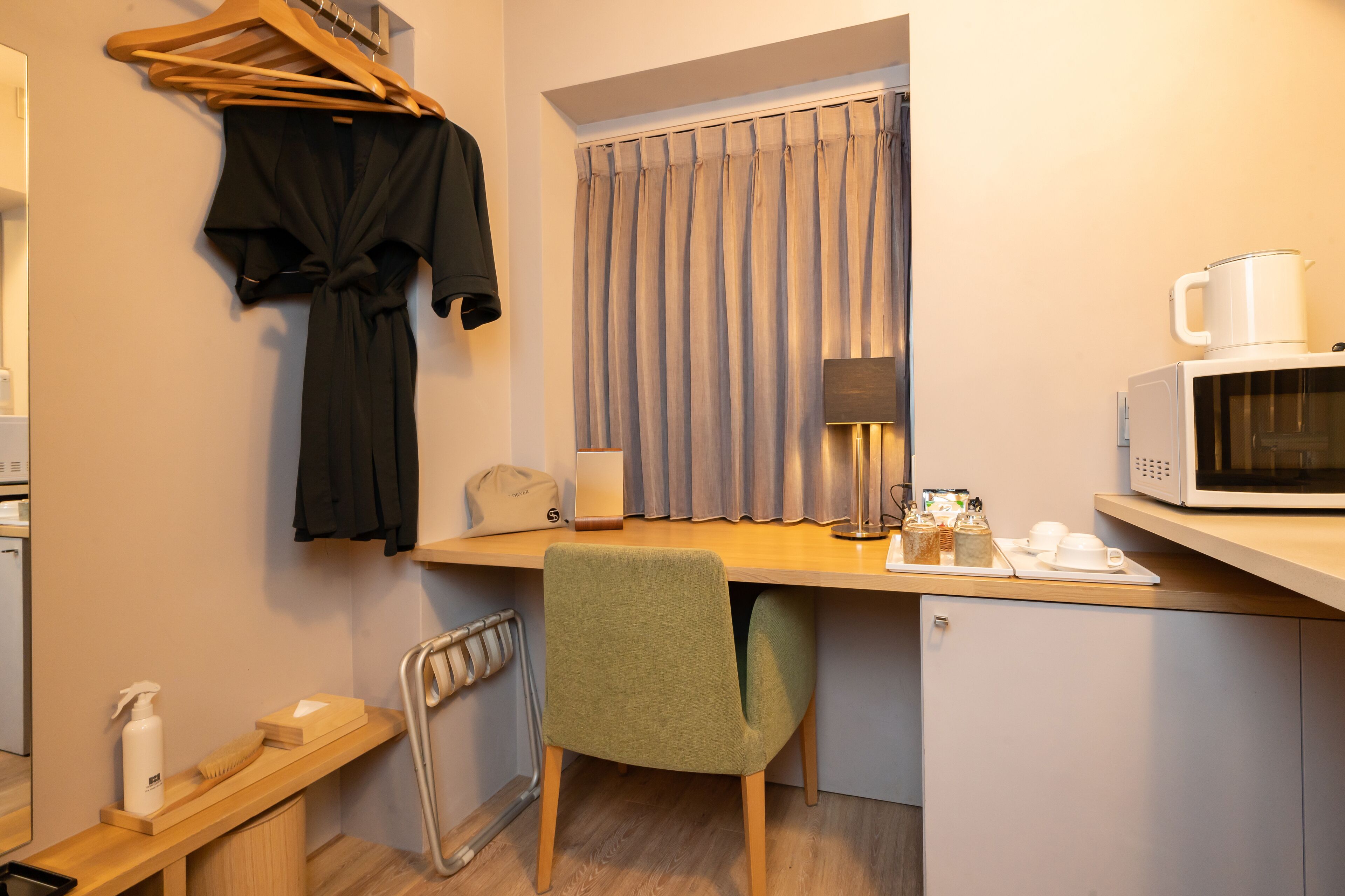 deluxe double designer room, non smoking | living room | 43-inch flat-screen tv with digital channels, tv