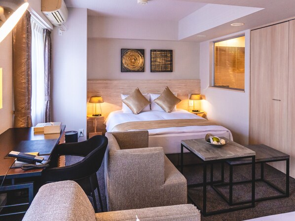 Luksus-dobbeltværelse - ikke-ryger (3 guests use, with Sofa bed) | Pengeskab på værelset, individuelt design, individuel indretning