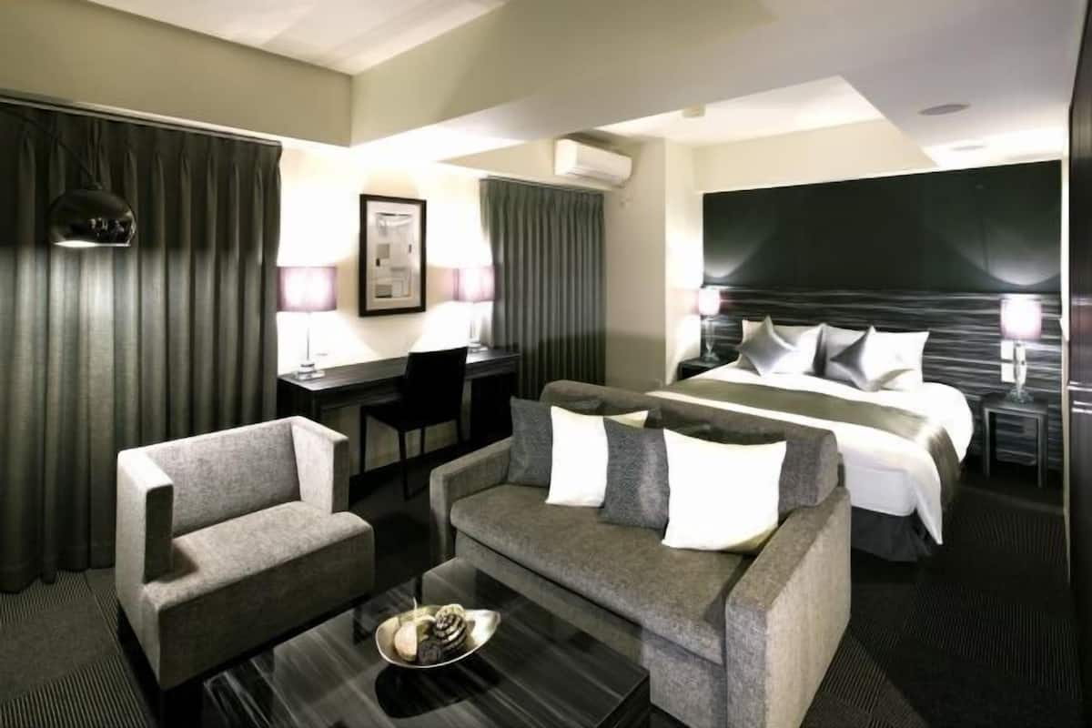 In-room safe, individually decorated, individually furnished, desk