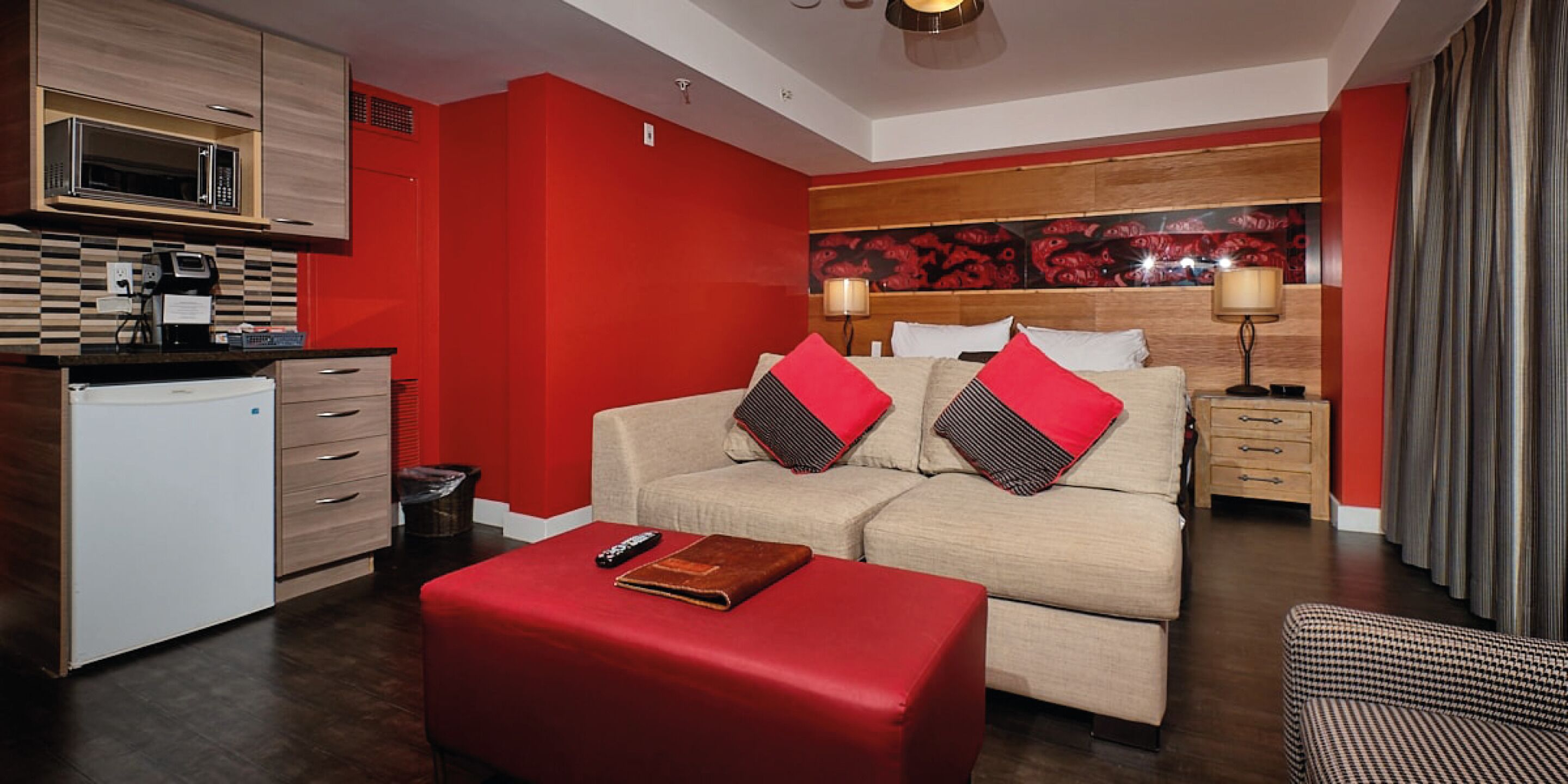 deluxe room, 1 king bed | 1 bedroom, premium bedding, down duvets, in-room safe