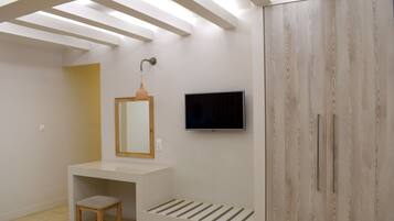 Duplex | Living area | Flat-screen TV